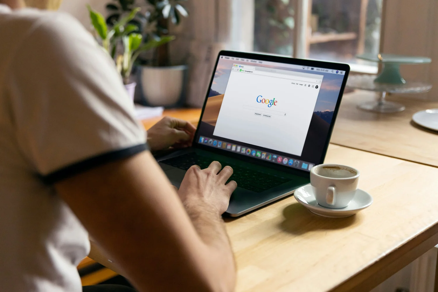 Búsqueda en Google desde un portátil